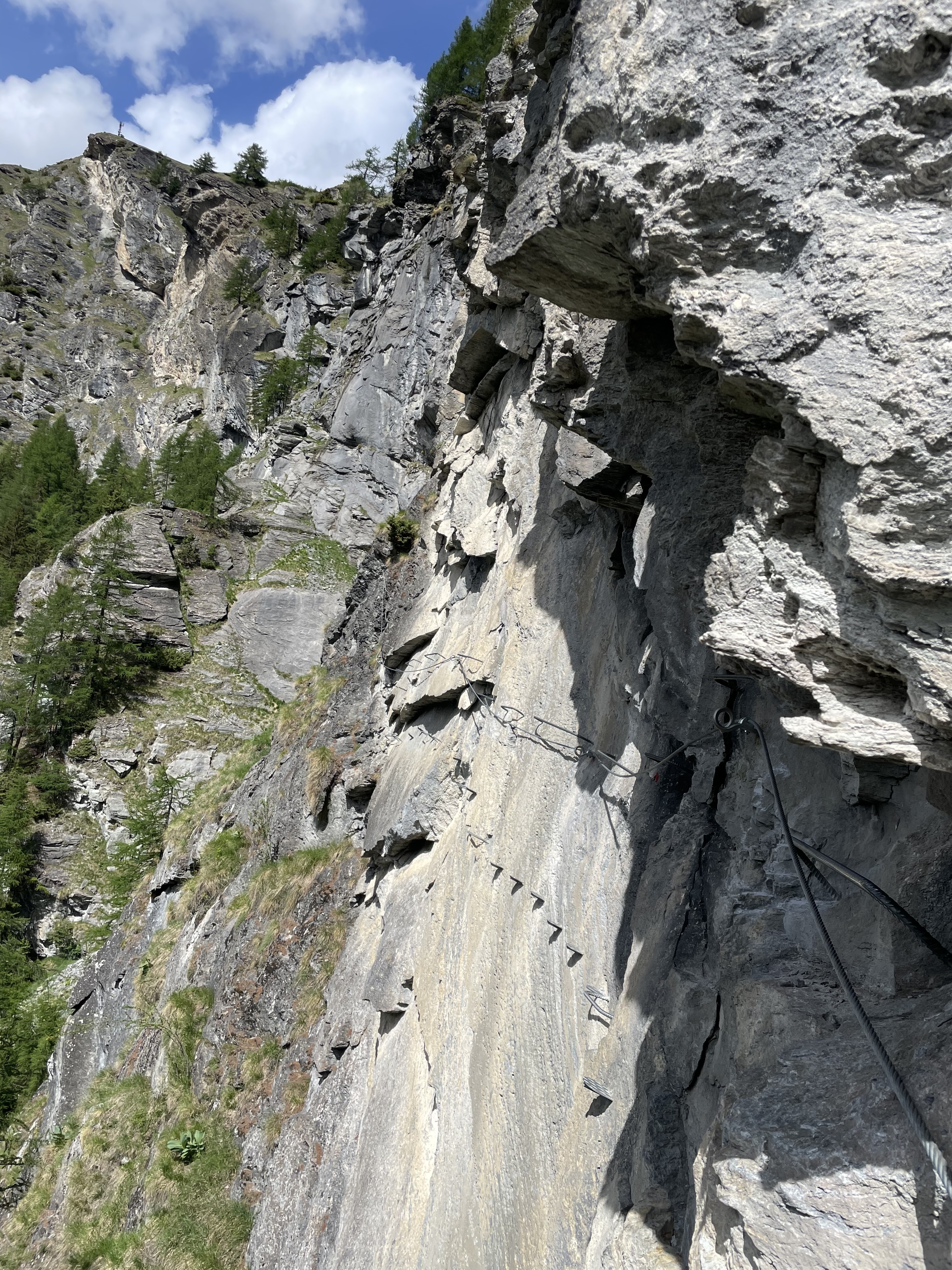 Sophie Pouget-Leroy sur la via ferrata d'Evolène